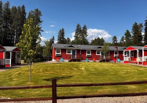 The Red Station by Glacier - Apartment #2 with AC and laundry