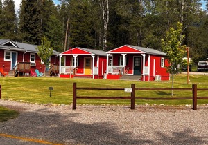 The Red Station by Glacier - Cabin #5 with AC and laundry