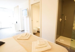 The Rooms of Piazza Cairoli, Apartment