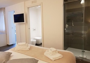 The Rooms of Piazza Cairoli, Apartment