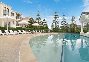 The Sands 2/20 Pacific Parade Opposite beach plus Air