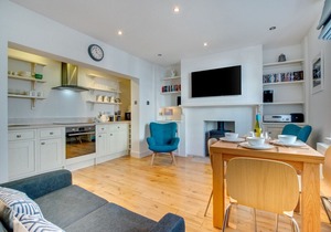 The Shell House - Two Bedroom House, Sleeps 4