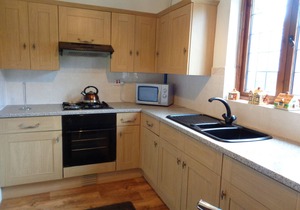The Stable, 6 miles to Looe & dog friendly Seaton Beach, country retreat (1 BR)