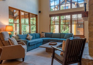 The Timbers 4O-1 Bedroom - Upscale Condo Close to Downtown + Garage