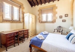 The Tower - sleeps 10 guests in 5 bedrooms