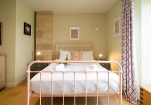 The Tower - sleeps 10 guests in 5 bedrooms