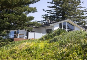 The View at North Avoca - Large and Roomy Family Beachfront House