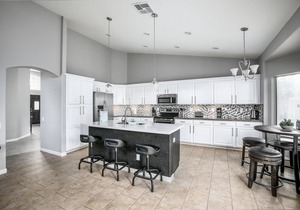 This house is a 4 bedroom(s), 2.5 bathrooms, located in Scottsdale, AZ.