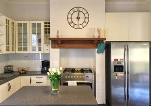 This house is a 2 bedroom(s), 1 bathrooms, located in South Fremantle, WA.