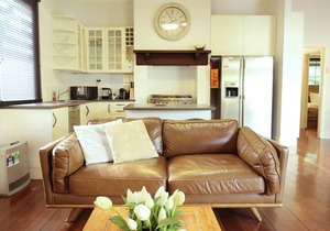 This house is a 2 bedroom(s), 1 bathrooms, located in South Fremantle, WA.
