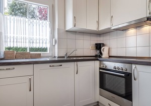 Timeless and elegant: the semi-detached house impresses with both its brightness