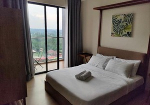 TimurBay Seafront with Netflix by DeWiraSuite Hillview