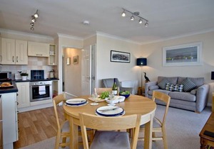 Top Deck 6 - Linden Court