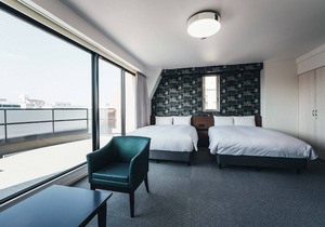 Top Floor Balcony Suite 8SUITE NonSmoking/Saga Saga