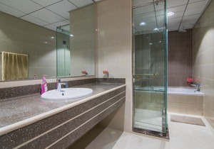 Top Floor Luxury 2BR Beach Apartment with Full Sea View
