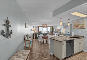 Top floor, oceanfront views!