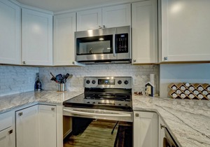 Top Floor Unit with amazing pool and ocean views