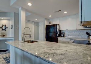 Top Floor Unit with amazing pool and ocean views