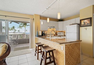 🏖️Top Floor with Ocean Views| Convenient Location🏖️