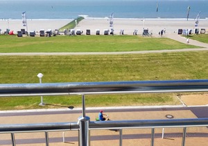 Top sea view, one-room apartment, modern, directly on the beach with sauna and WLAN