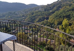Top Studio with * Large Heated Pool *