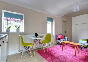 Tranquil holiday home in The Bothy with Garden