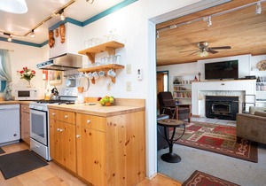 Tranquil Tahoe Retreat with WiFi, easy walk to beach