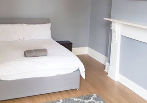 Travaal.com - Large 3 Bedroom Apartment Farnborough