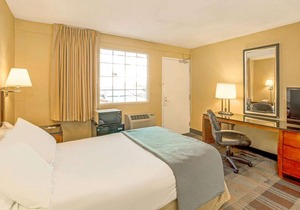 Travelodge by Wyndham Silver Spring