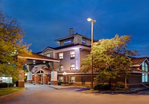 Travelodge by Wyndham Oshawa Whitby