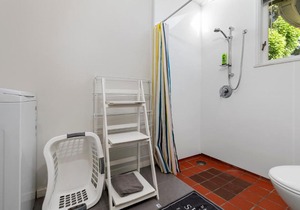 Tree Top Hideaway - Sandspit Holiday Home