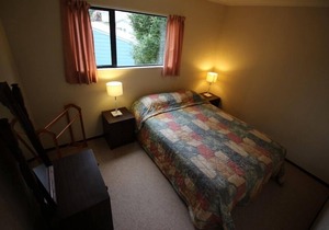 Treehouse - Whanarua Bay Cottages