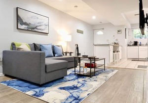 Trendy Apt in Bloomingdale - Parking