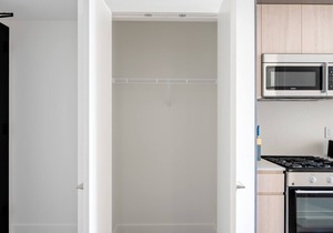 Trendy South Loop 1BR w/Pool, Gym & Spa, nr Grant Park, by Blueground