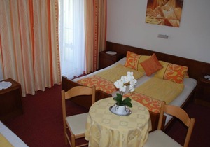Triple room, balcony, garden side - Pension Agnes