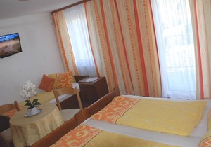 Triple room, balcony, garden side - Pension Agnes