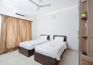 Twin Bedroom with Breakfast in a shared 3BR apartment