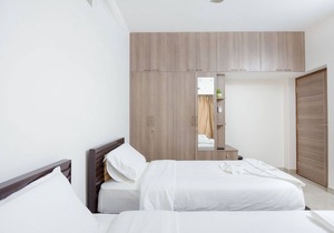 Twin Bedroom with Breakfast