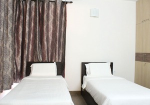 Twin Bedroom with Breakfast