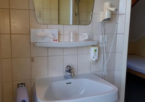 Twin Shower / WC, TV - Landhotel Karrenberg