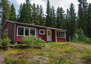Typical Swedish cottage, only 20 m from the lake Lilla Sinnern.