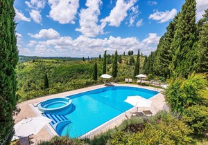 Typical Tuscan flat with swimming pool and air conditioning