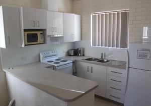 U3 Family friendly accommodation directly across from the Beach, Murchison River