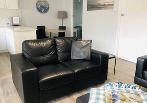 U6 Family friendly accommodation close to the beach