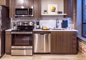 Unique 2 Bed Riverfront Park Travel Apartment