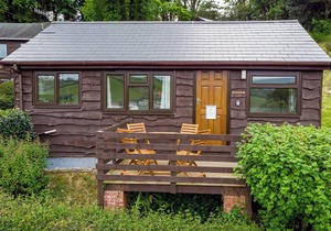 Unique, peaceful, cosy and quaint cedar wood built holiday lodge.