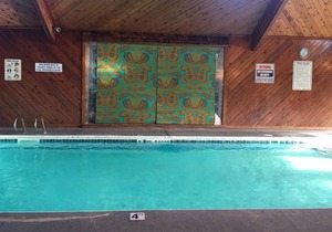 Unit 17 Spacious 3 Bed/3 Bath Condo on Golf Course with Hot tub/ Sauna/ Pool