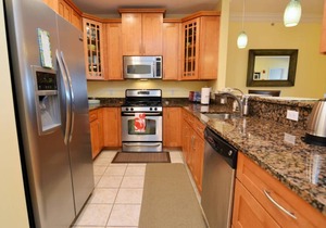 Unit 4305 - Lovely third floor condo in the Peninsula