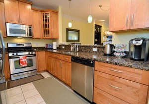 Unit 4305 - Lovely third floor condo in the Peninsula
