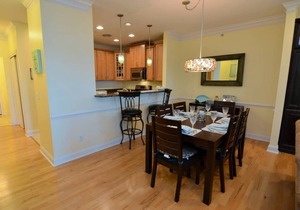 Unit 4305 - Lovely third floor condo in the Peninsula